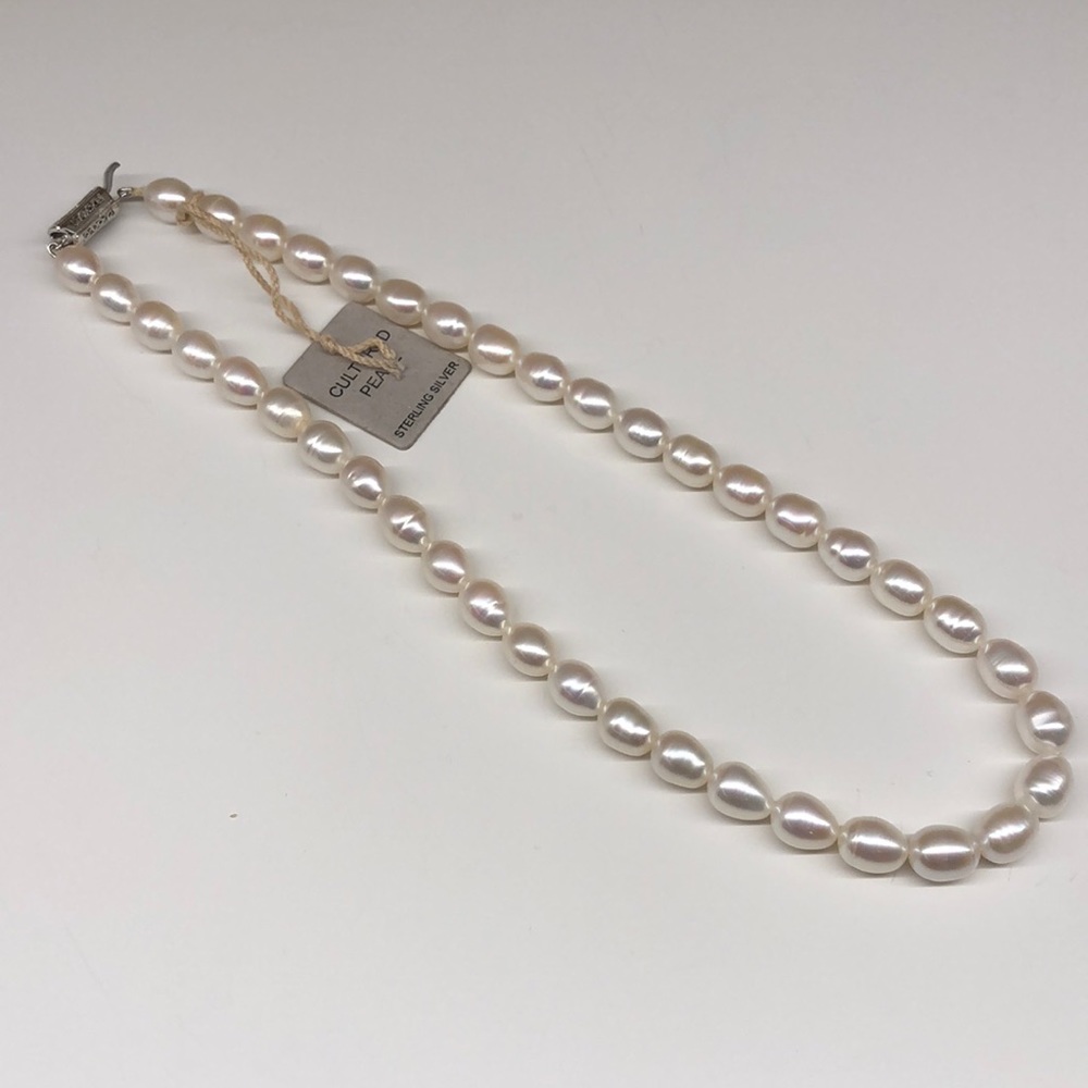 Cultured pearl necklace